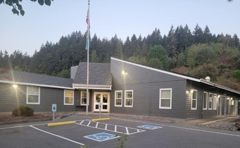 image of the one-story brown Peninsula Reentry Center
